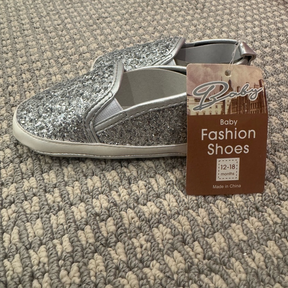 NWT BABY FASHION SHOES 12-18 MONTHS - Picture 2 of 5